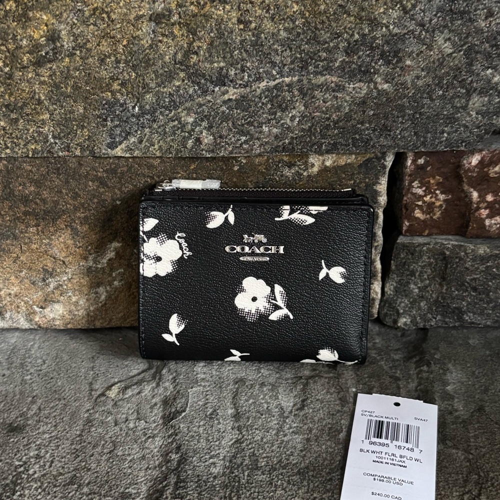 NWT COACH Bifold Wallet with Floral Print